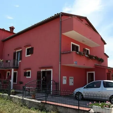 In Vrvari With Balcony, Air Conditioning, W-lan, Washing Machine 664-3 * Porec