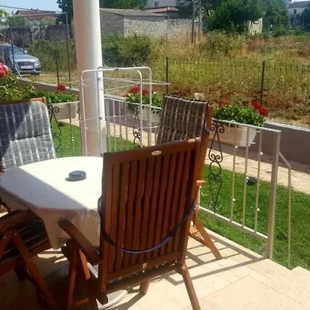 In Vrvari With Balcony, Air Conditioning, W-lan, Washing Machine 664-3 * ポレッチ